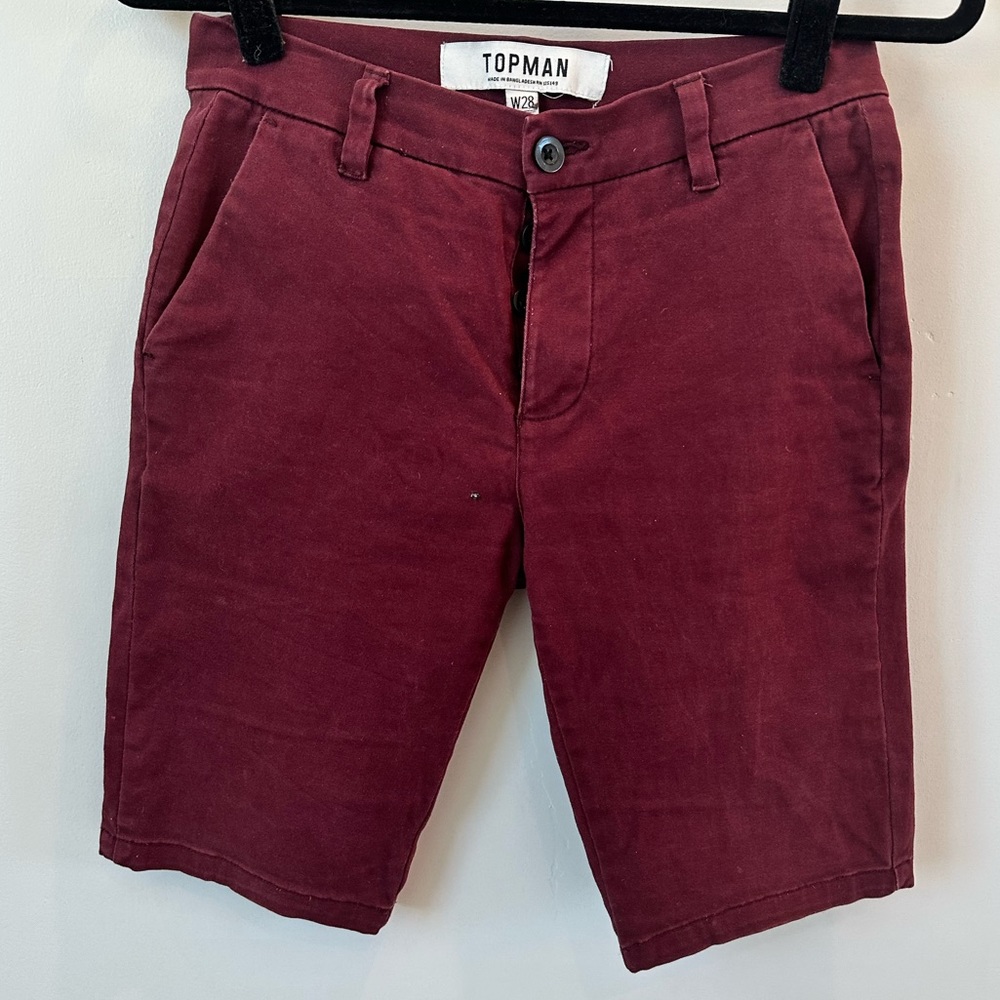 Topman skinny chino short in burgundy. Size 28